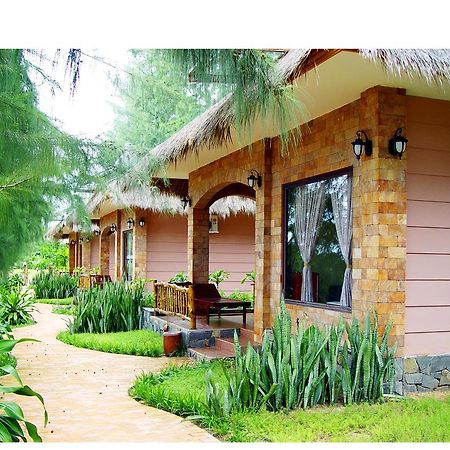 Vinh Suong Seaside Hotel And Resort Phan Thiet Exterior photo