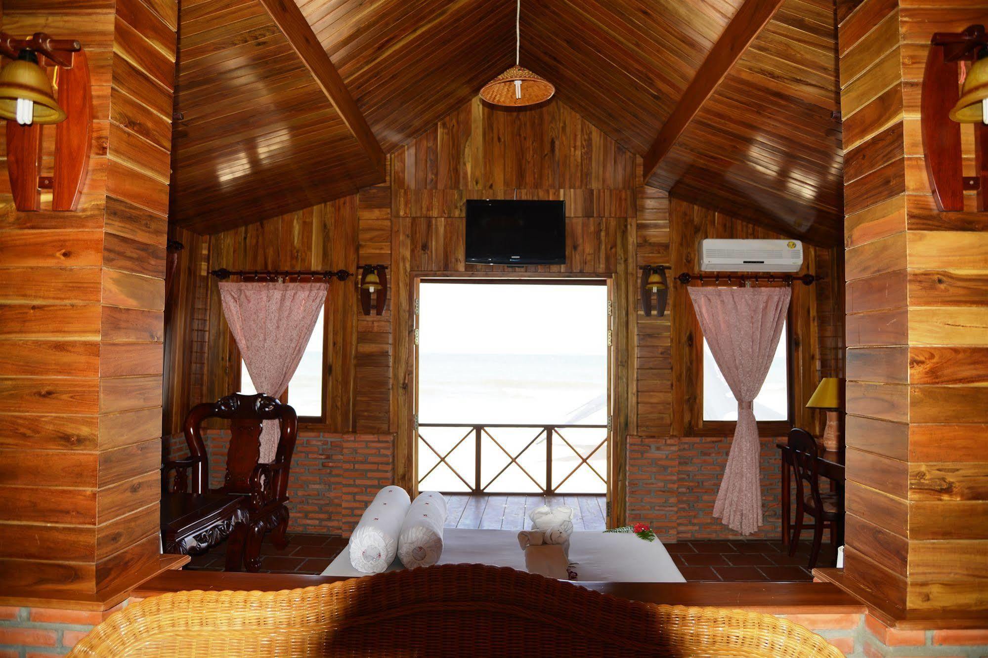 Vinh Suong Seaside Hotel And Resort Phan Thiet Exterior photo
