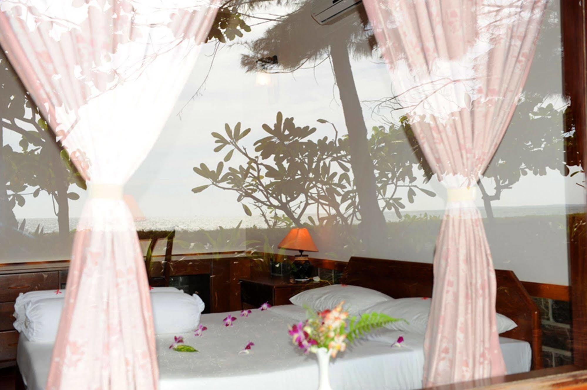 Vinh Suong Seaside Hotel And Resort Phan Thiet Exterior photo