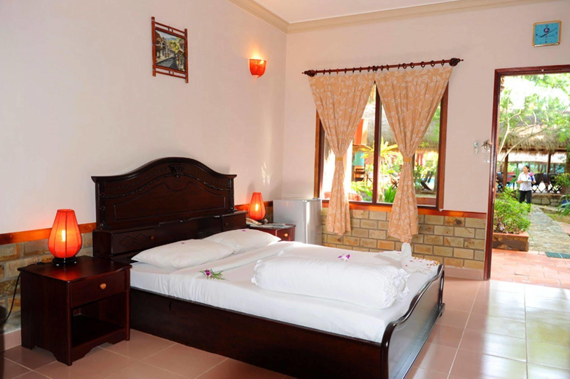 Vinh Suong Seaside Hotel And Resort Phan Thiet Exterior photo