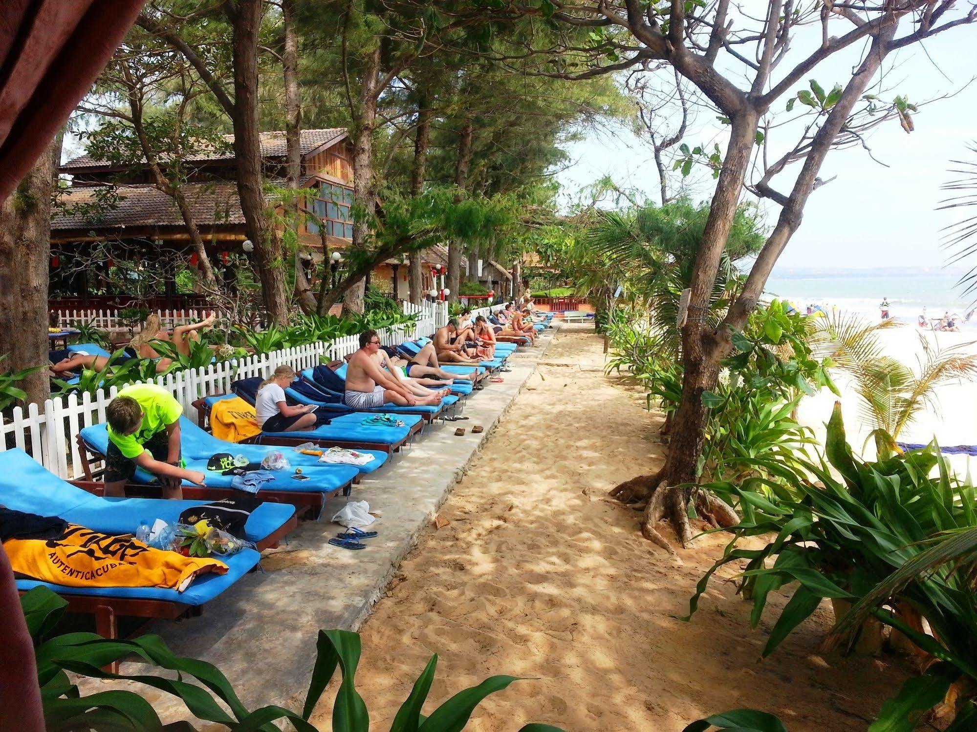 Vinh Suong Seaside Hotel And Resort Phan Thiet Exterior photo