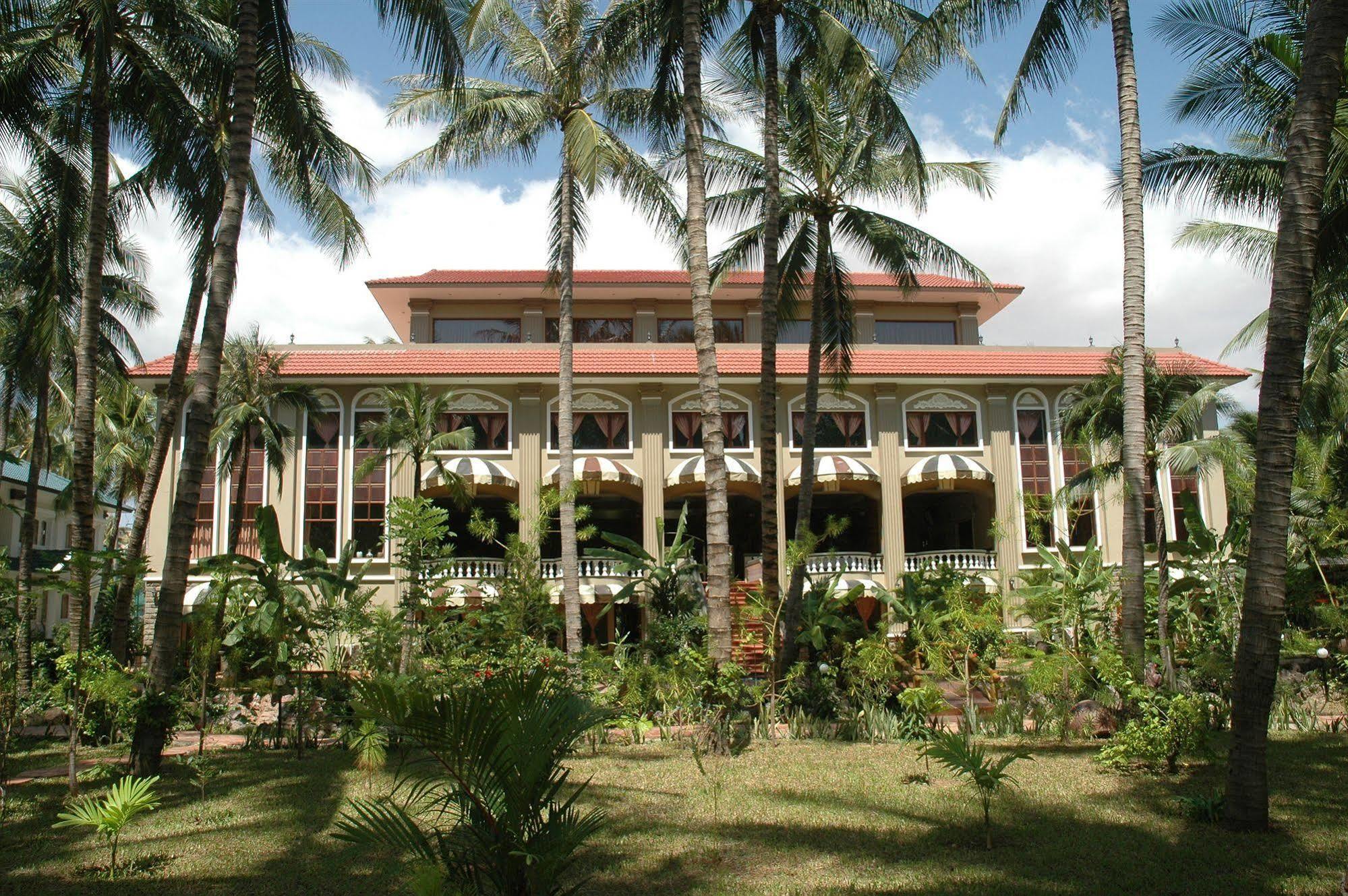 Vinh Suong Seaside Hotel And Resort Phan Thiet Exterior photo